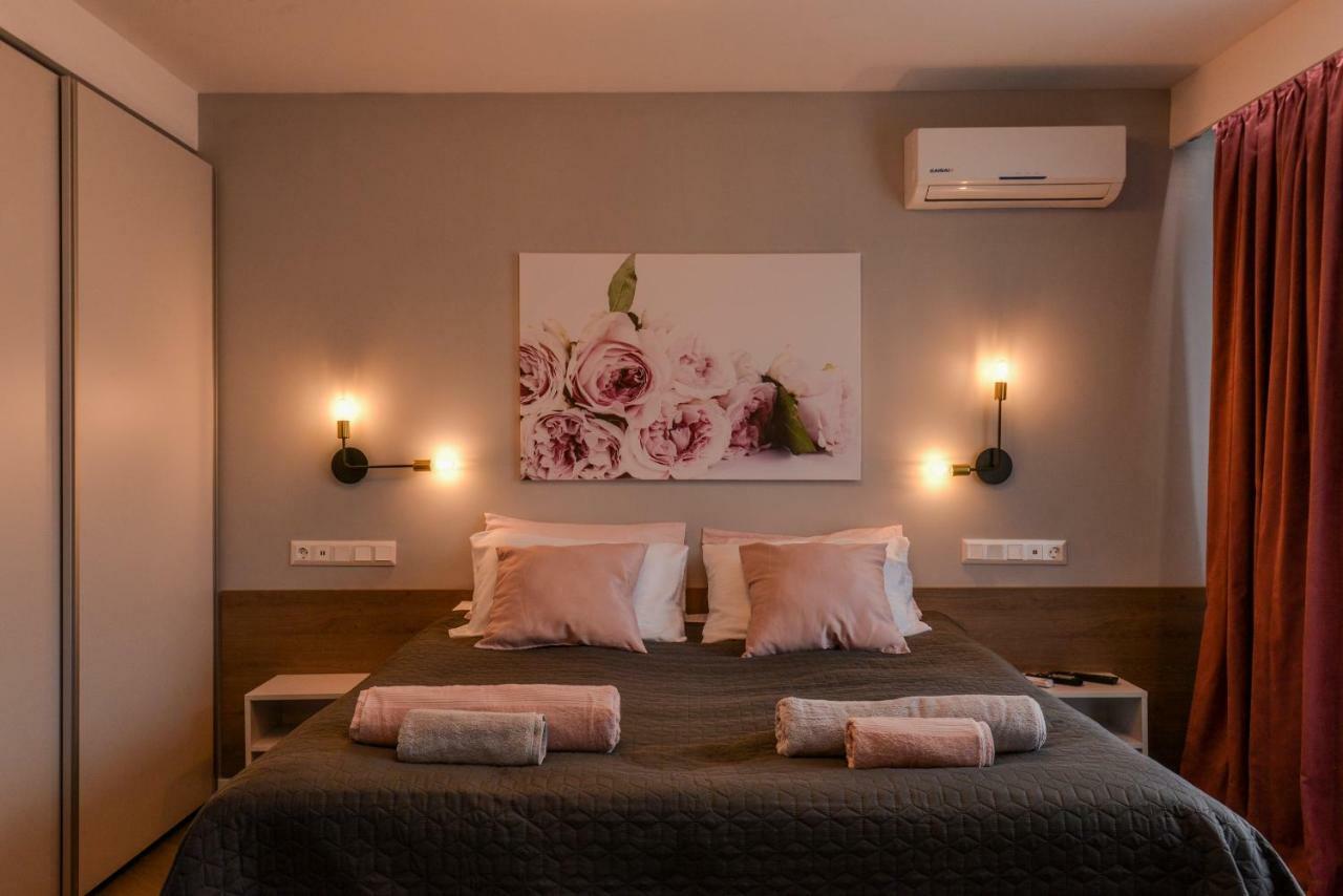 Rose One Bedroom Designer Apartment In City Centre By Flat Mаnager София Екстериор снимка